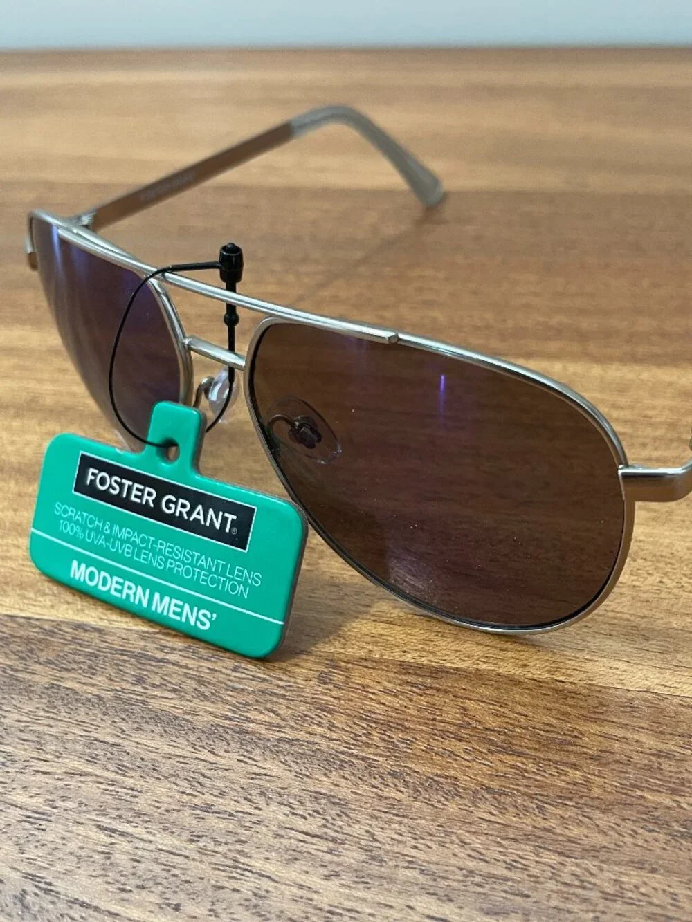 NWT Foster Grant Modern Men's Silver Aviator Sunglasses, Summer travel, beach - Picture 2 of 14